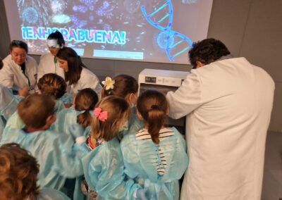 Equipo del IACS en la Noche de la investigación en Caixaforum 2024