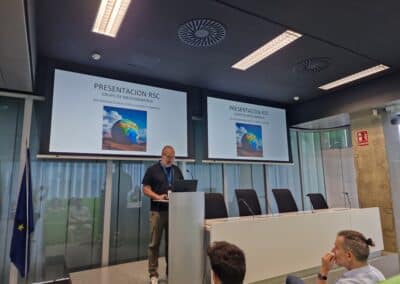 Presentación de las acciones del grupo de medioambiente de RSC del IACS, en el salón de actos del CIBA durante la Jornada del Día Internacional contra el Cambio Climático (24 de octubre en el CIBA)