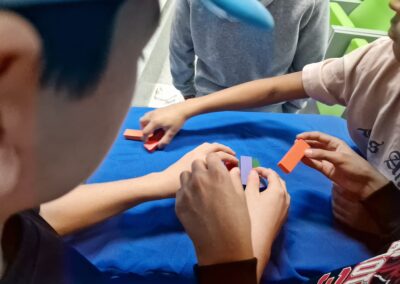 Escolares participando en la Escape Room Locura en el laboratorio, organizada por los SCT en el CIBA el 14 de noviembre 2024